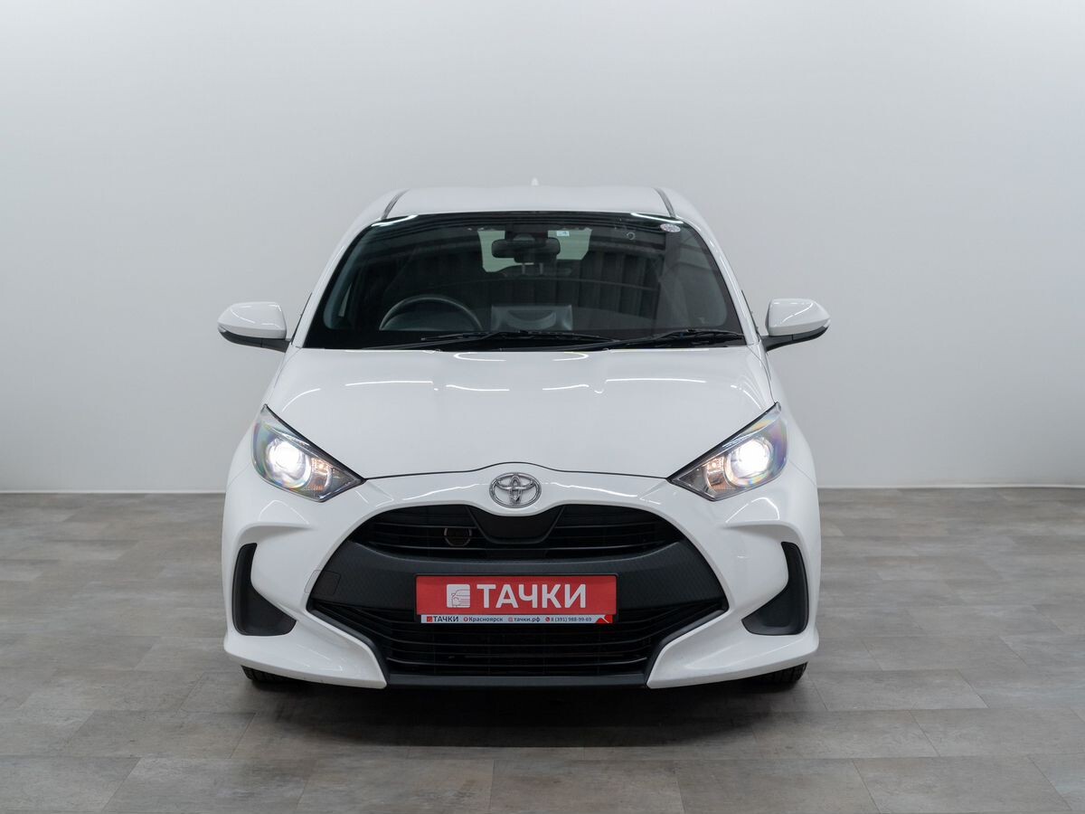 Toyota Yaris 2020 - фото автомобиля