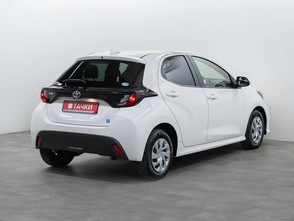 Toyota Yaris 2020 - фото автомобиля