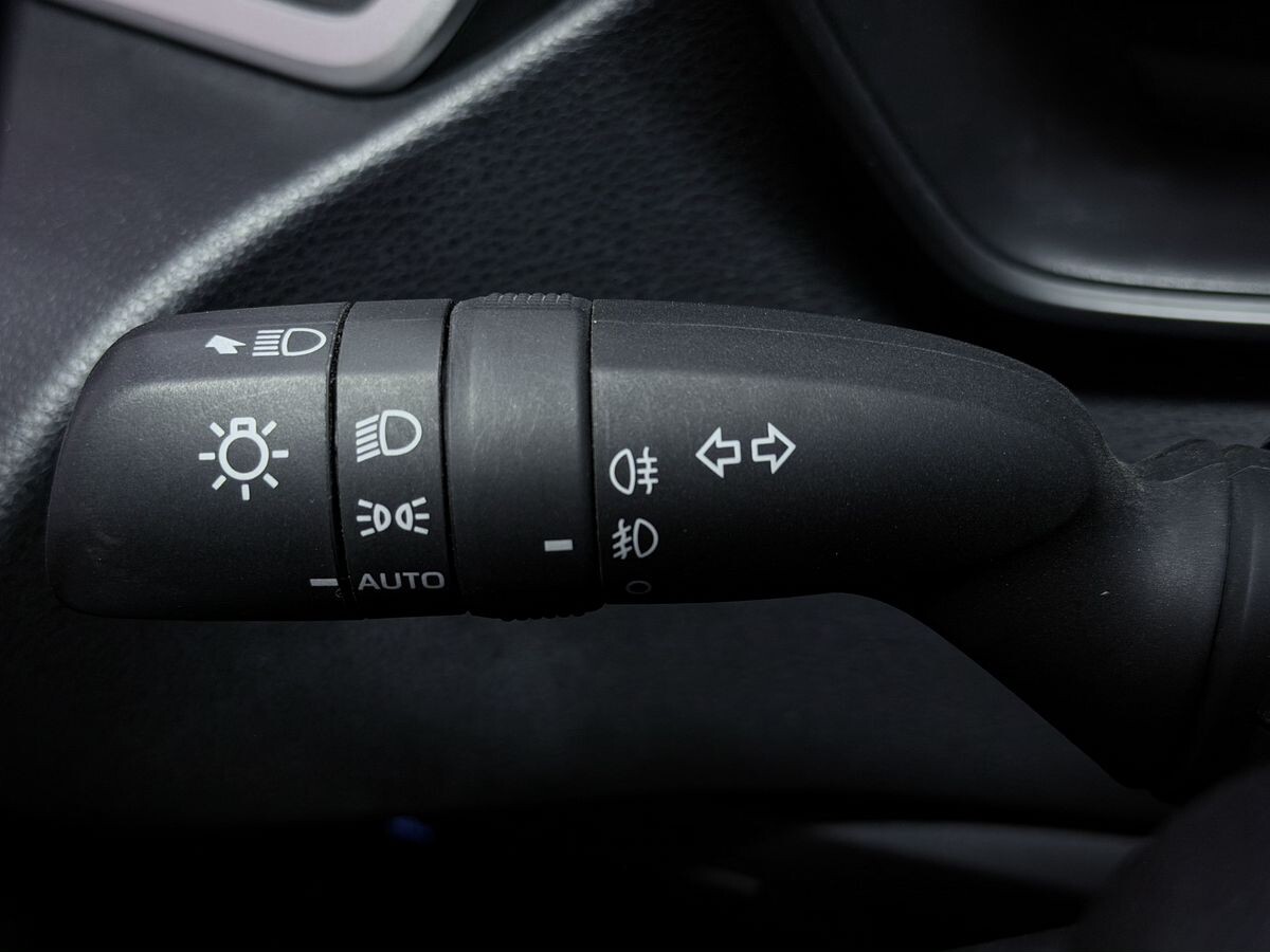 Toyota Corolla 2022 - фото автомобиля
