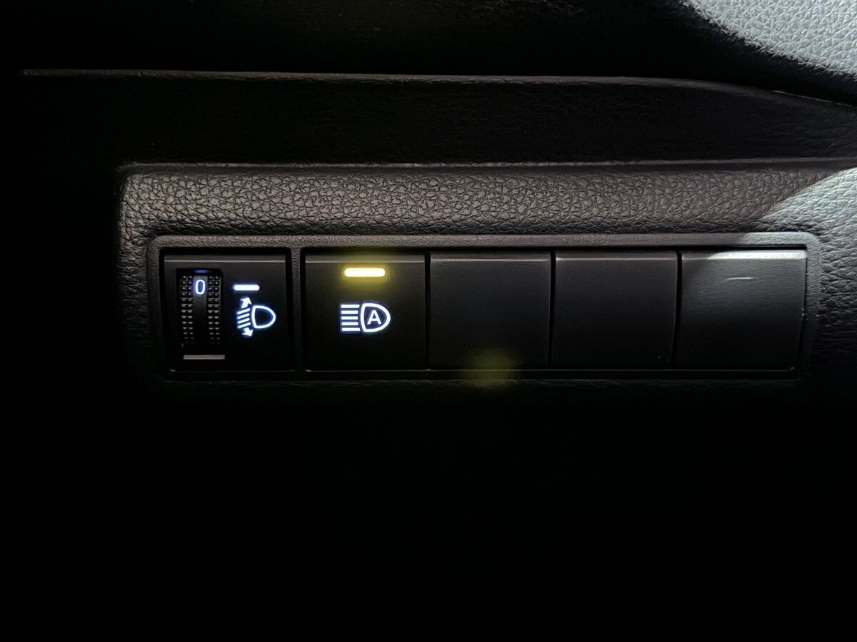 Toyota Corolla 2022 - фото автомобиля