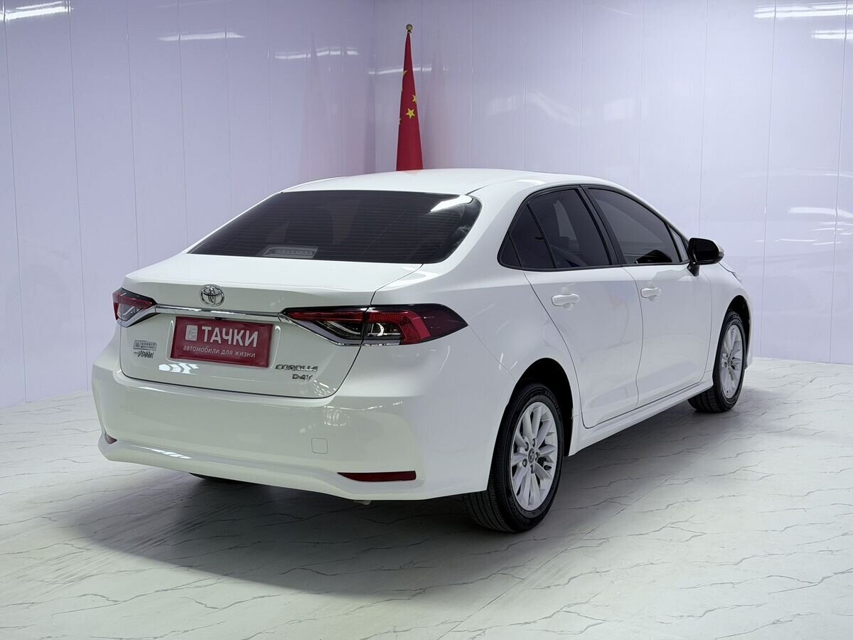 Toyota Corolla 2022 - фото автомобиля