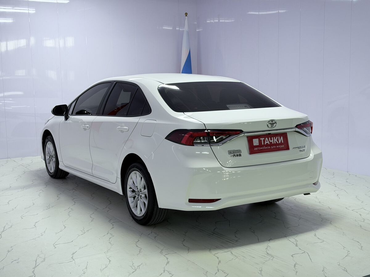 Toyota Corolla 2022 - фото автомобиля