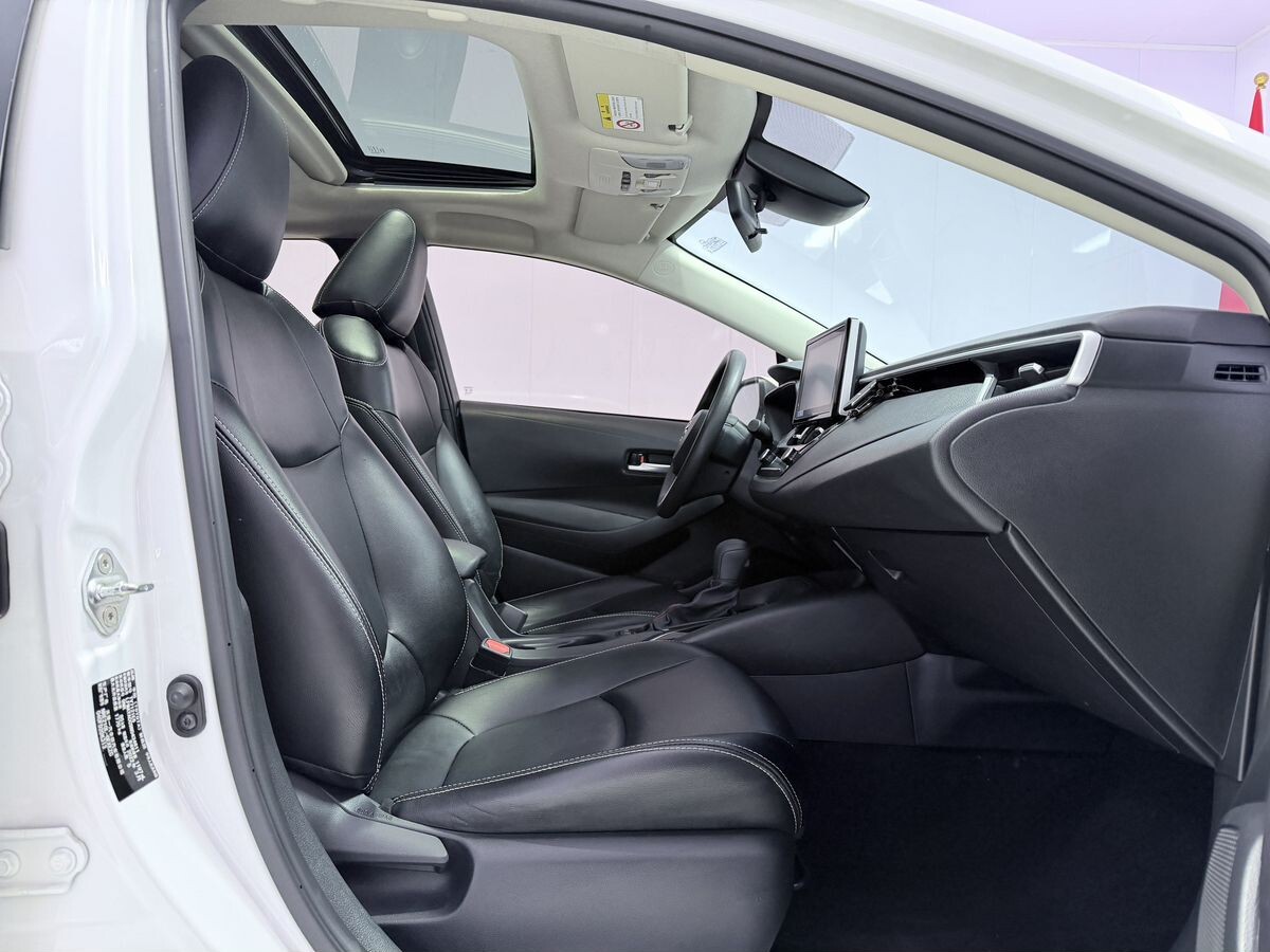 Toyota Corolla 2022 - фото автомобиля