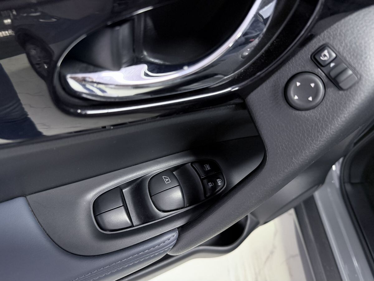 Nissan X-Trail 2025 - фото автомобиля