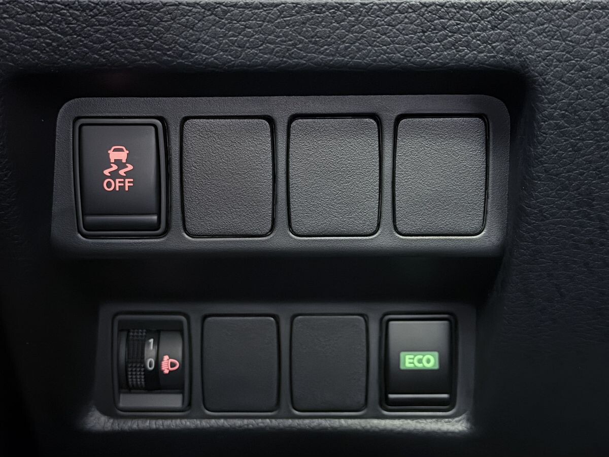 Nissan X-Trail 2025 - фото автомобиля