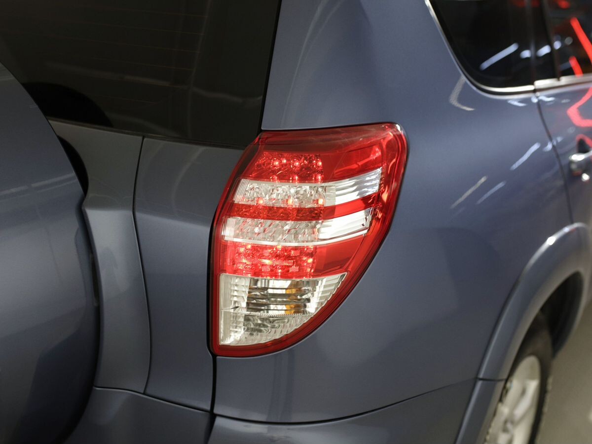 Toyota RAV4 2010 - фото автомобиля