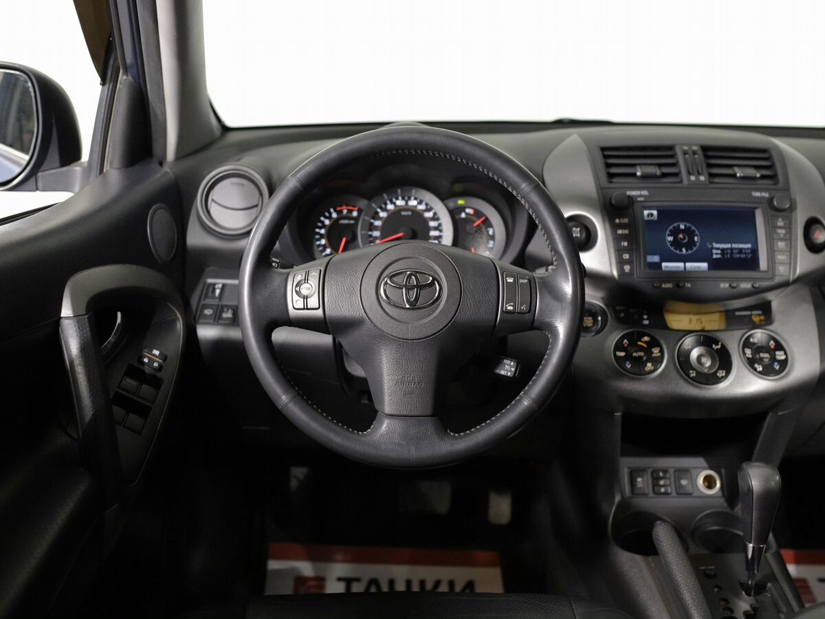 Toyota RAV4 2010 - фото автомобиля