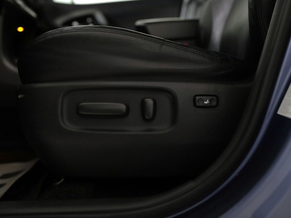 Toyota RAV4 2010 - фото автомобиля