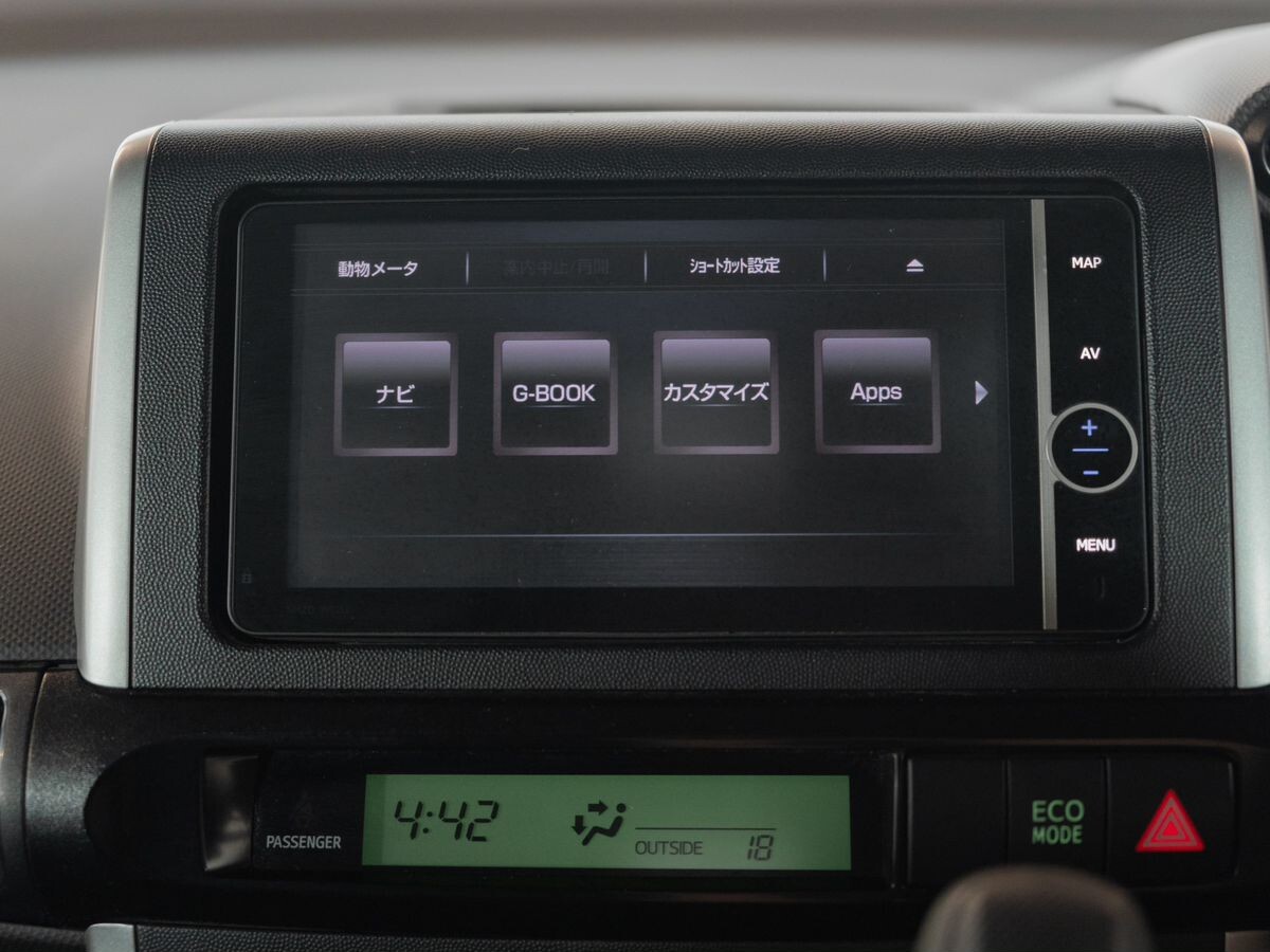 Toyota Wish 2012 - фото автомобиля