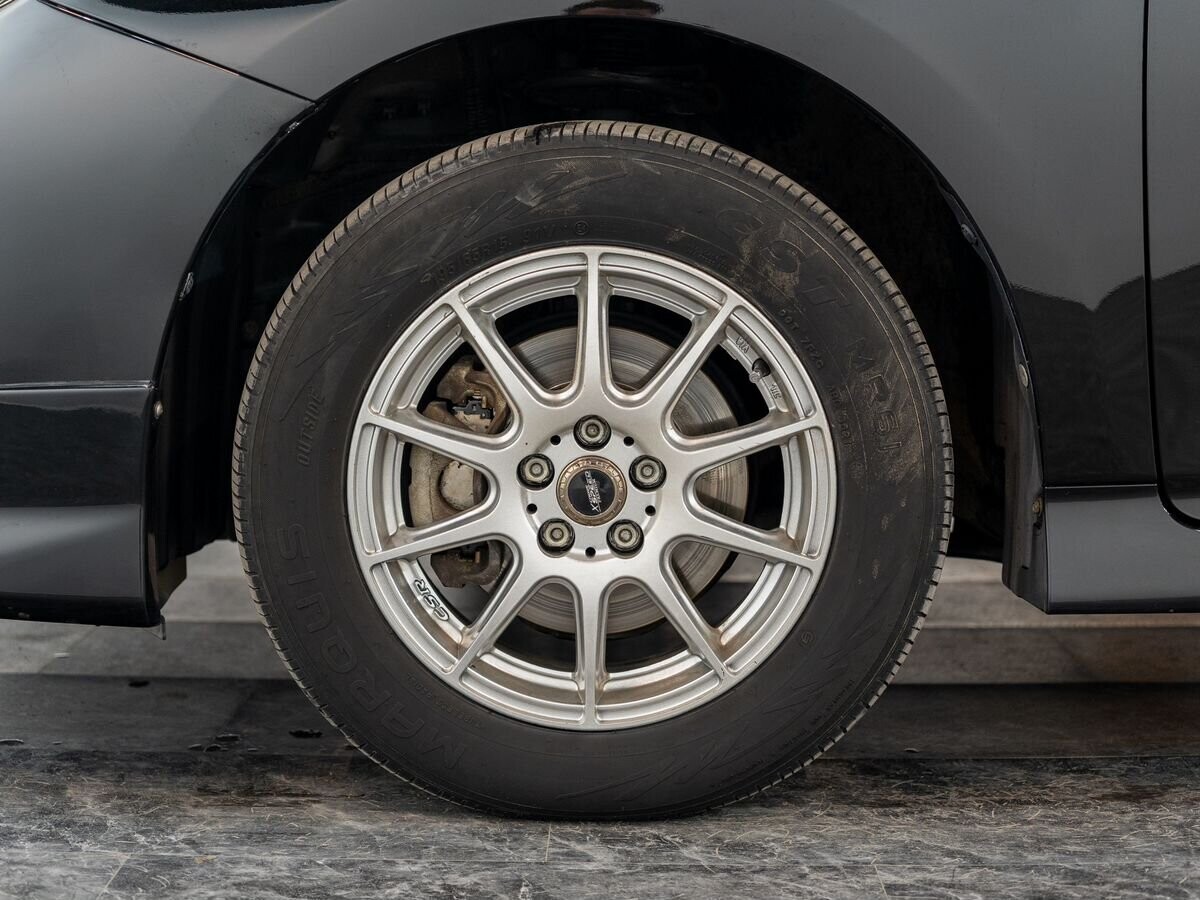 Toyota Wish 2012 - фото автомобиля