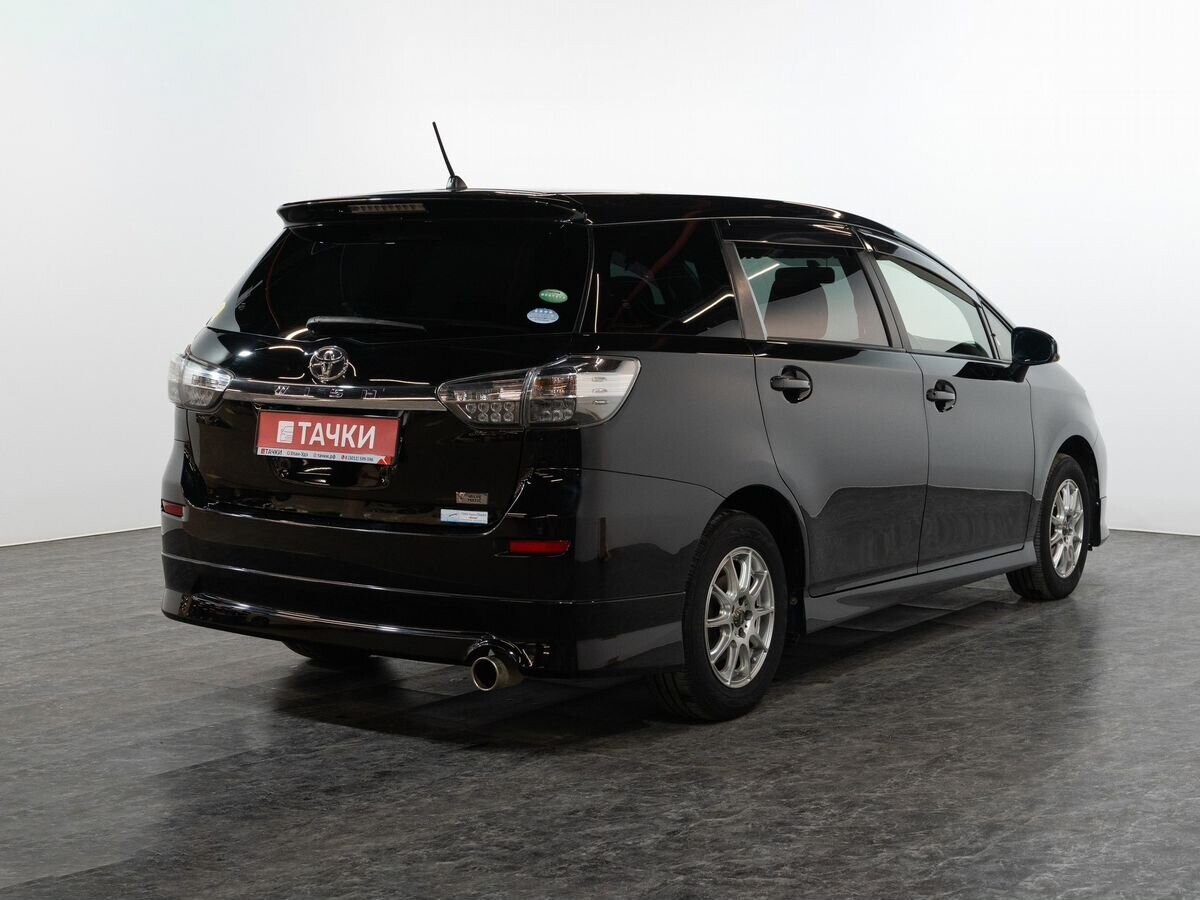 Toyota Wish 2012 - фото автомобиля