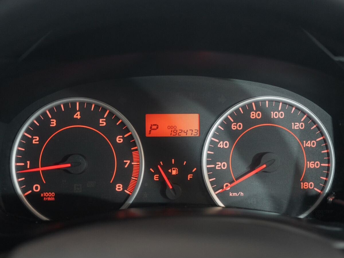 Toyota Wish 2012 - фото автомобиля