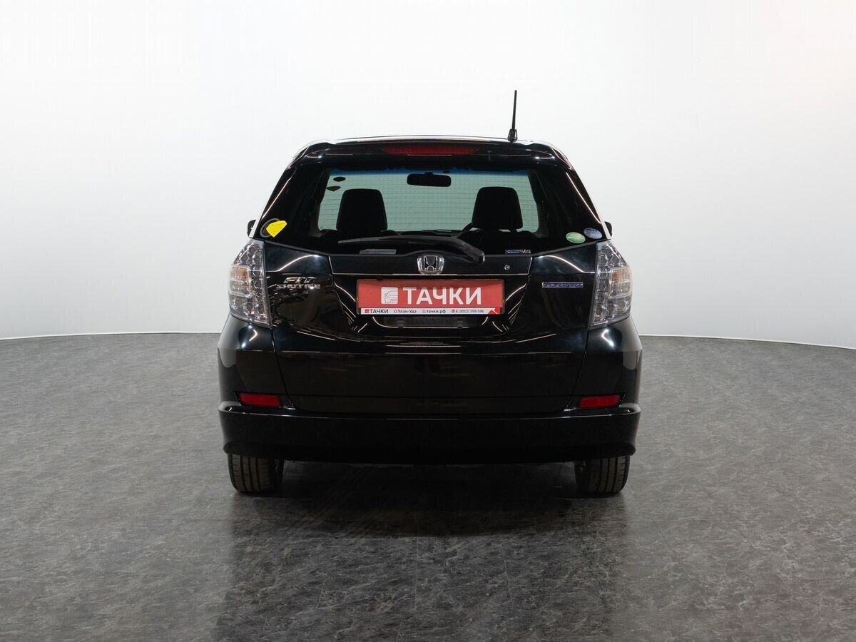 Honda Fit Shuttle 2012 - фото автомобиля