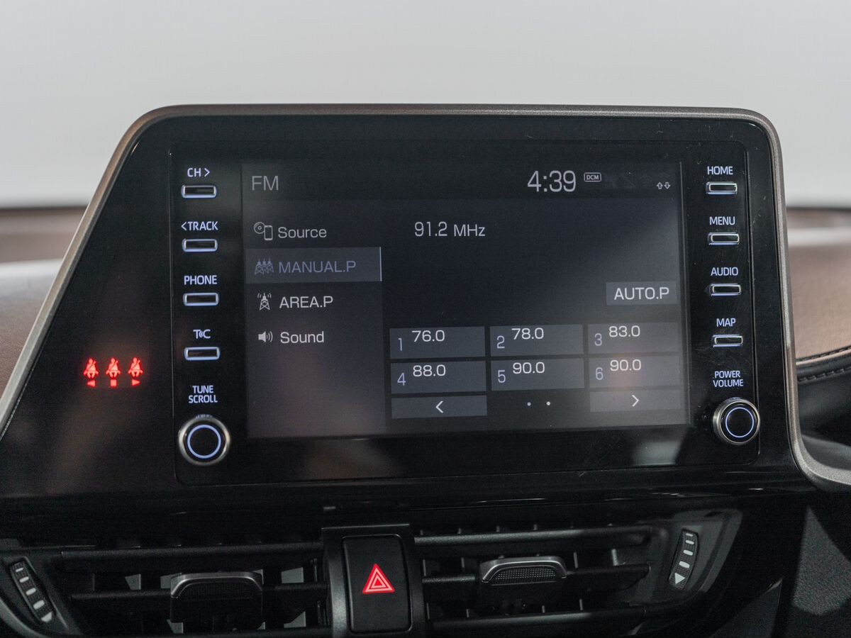 Toyota C-HR 2020 - фото автомобиля