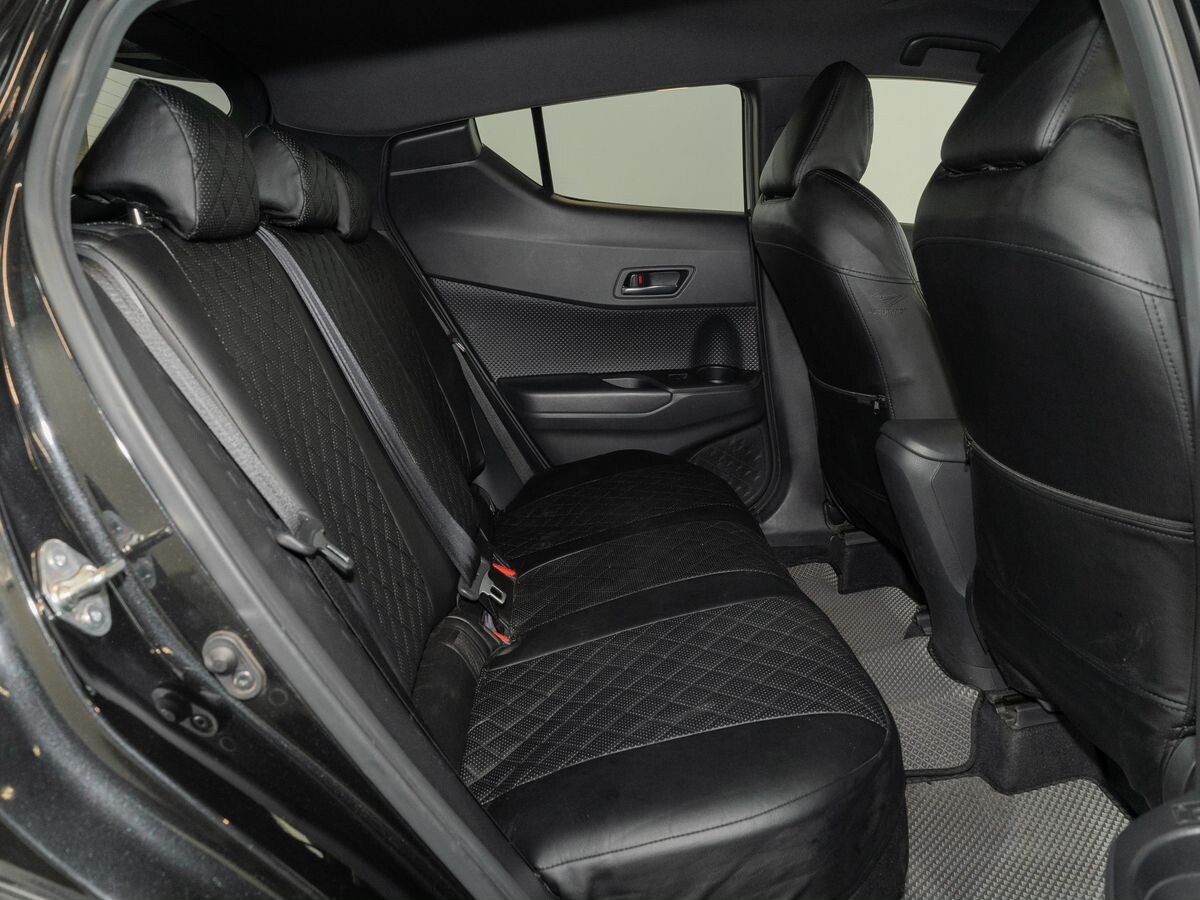 Toyota C-HR 2020 - фото автомобиля