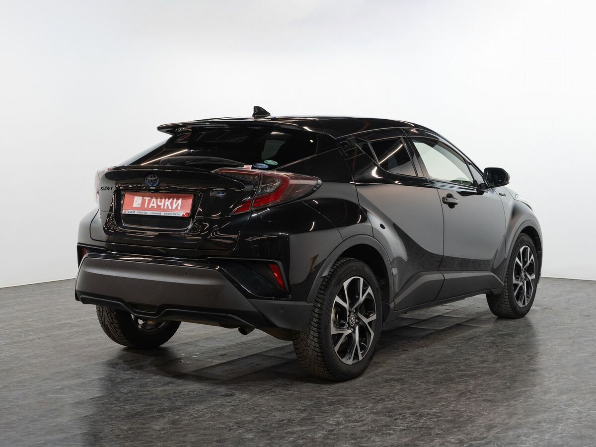 Toyota C-HR 2017 - фото автомобиля