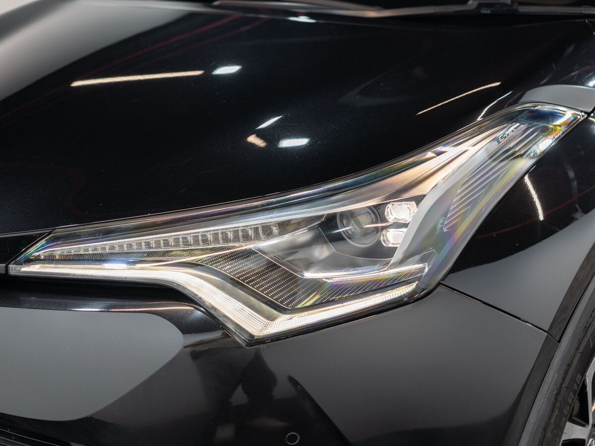 Toyota C-HR 2017 - фото автомобиля