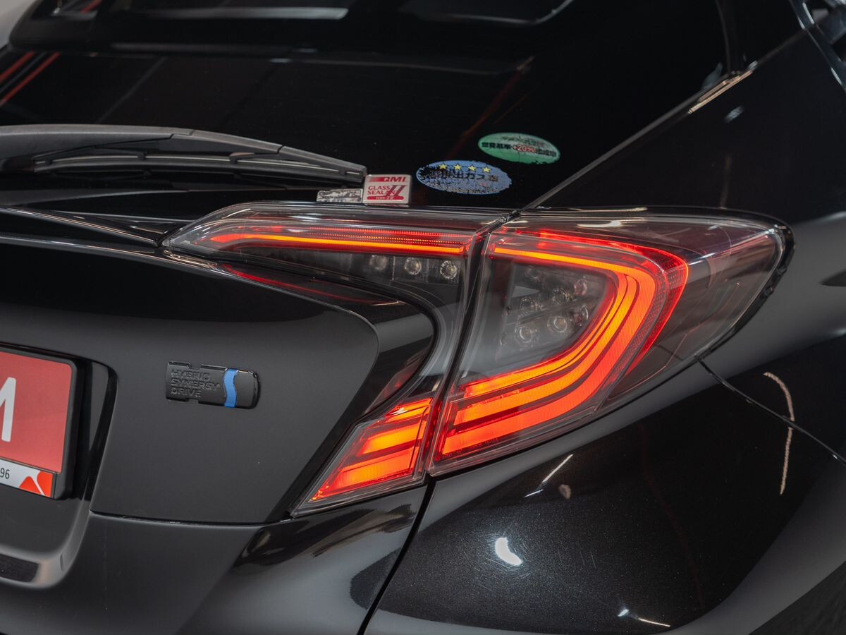 Toyota C-HR 2017 - фото автомобиля
