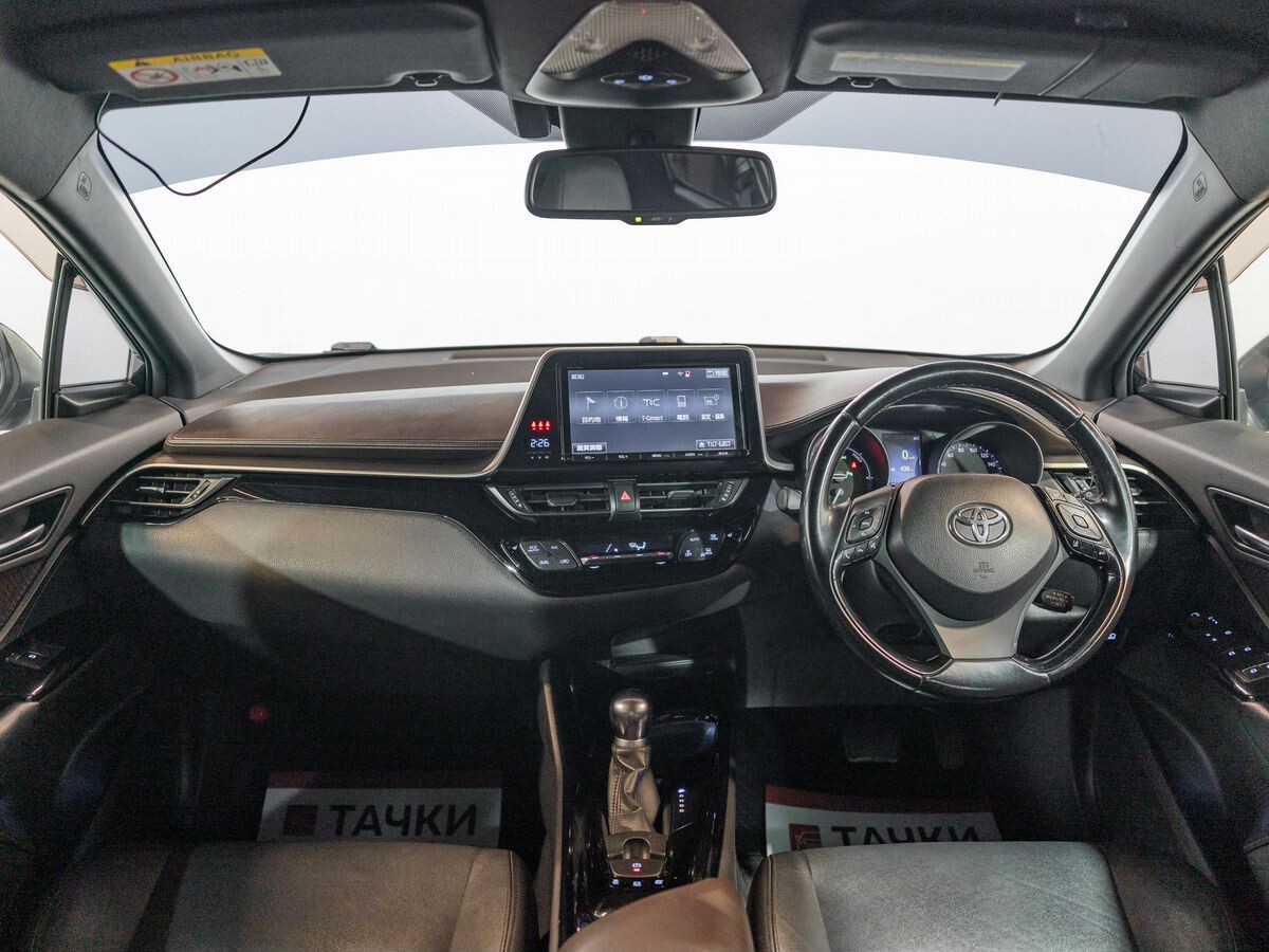 Toyota C-HR 2017 - фото автомобиля
