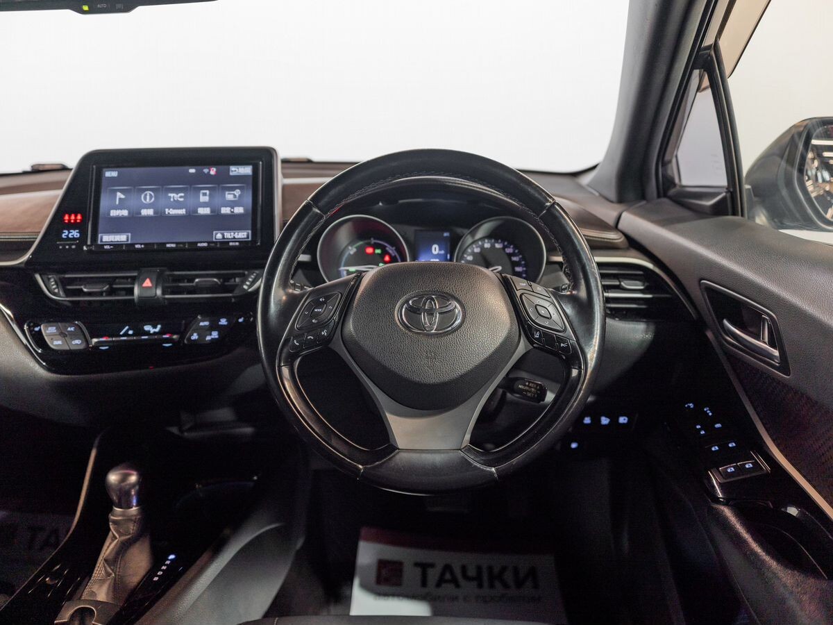 Toyota C-HR 2017 - фото автомобиля