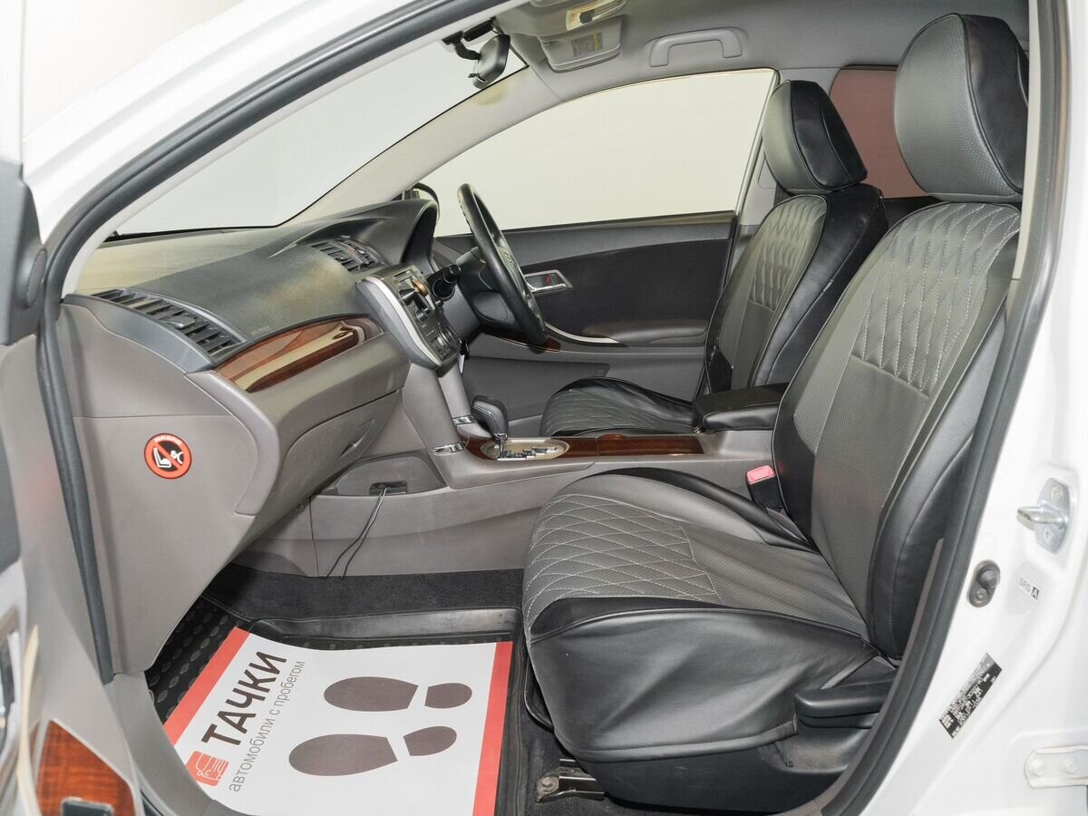 Toyota Premio 2013 - фото автомобиля