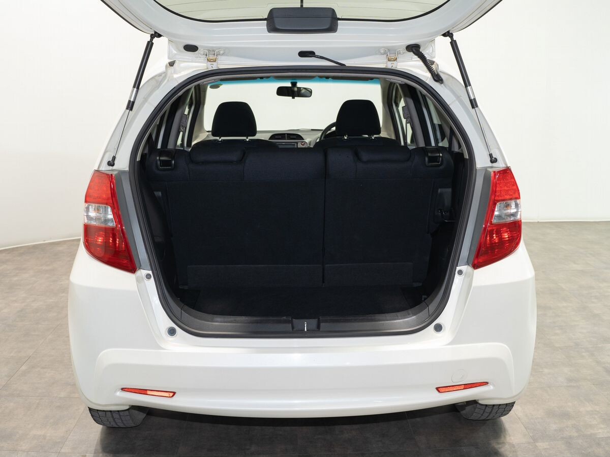 Honda Fit 2011 - фото автомобиля