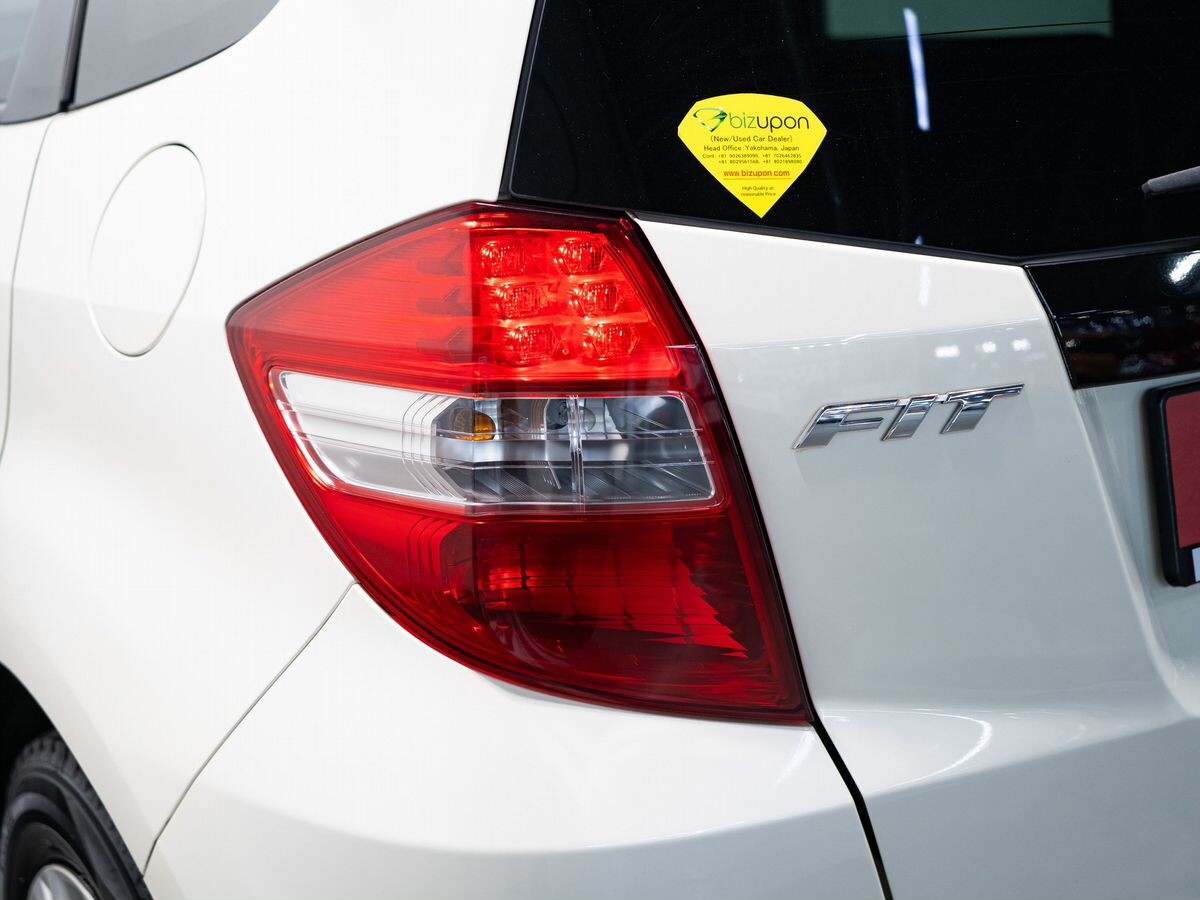 Honda Fit 2011 - фото автомобиля