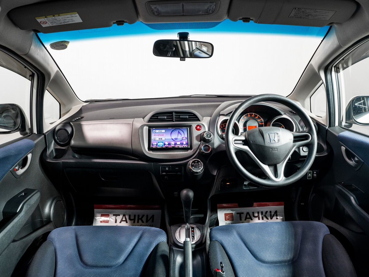 Honda Fit 2011 - фото автомобиля