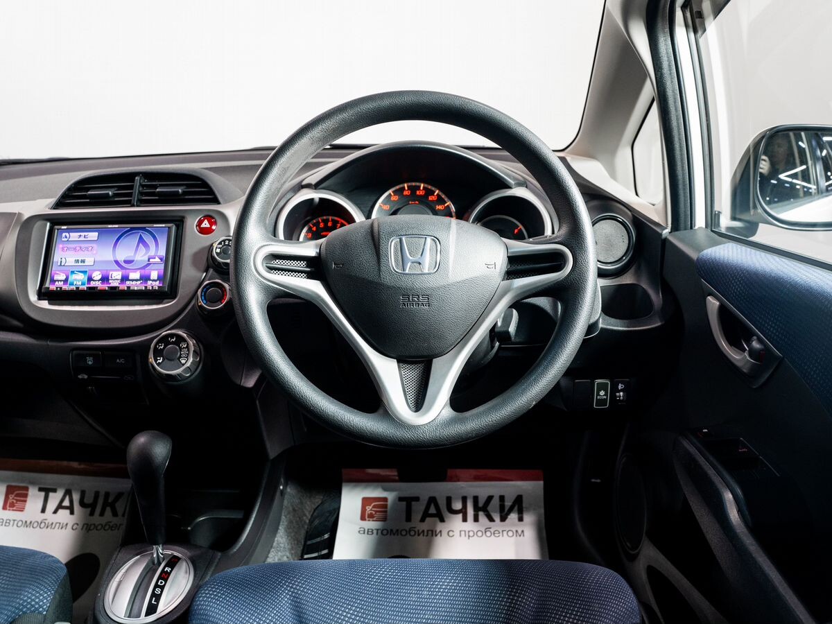 Honda Fit 2011 - фото автомобиля