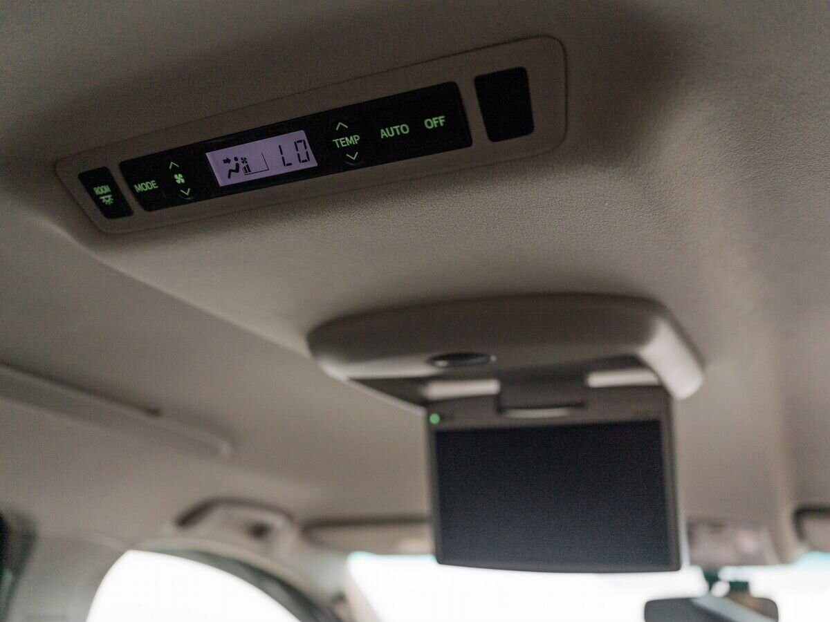 Toyota Alphard 2011 - фото автомобиля