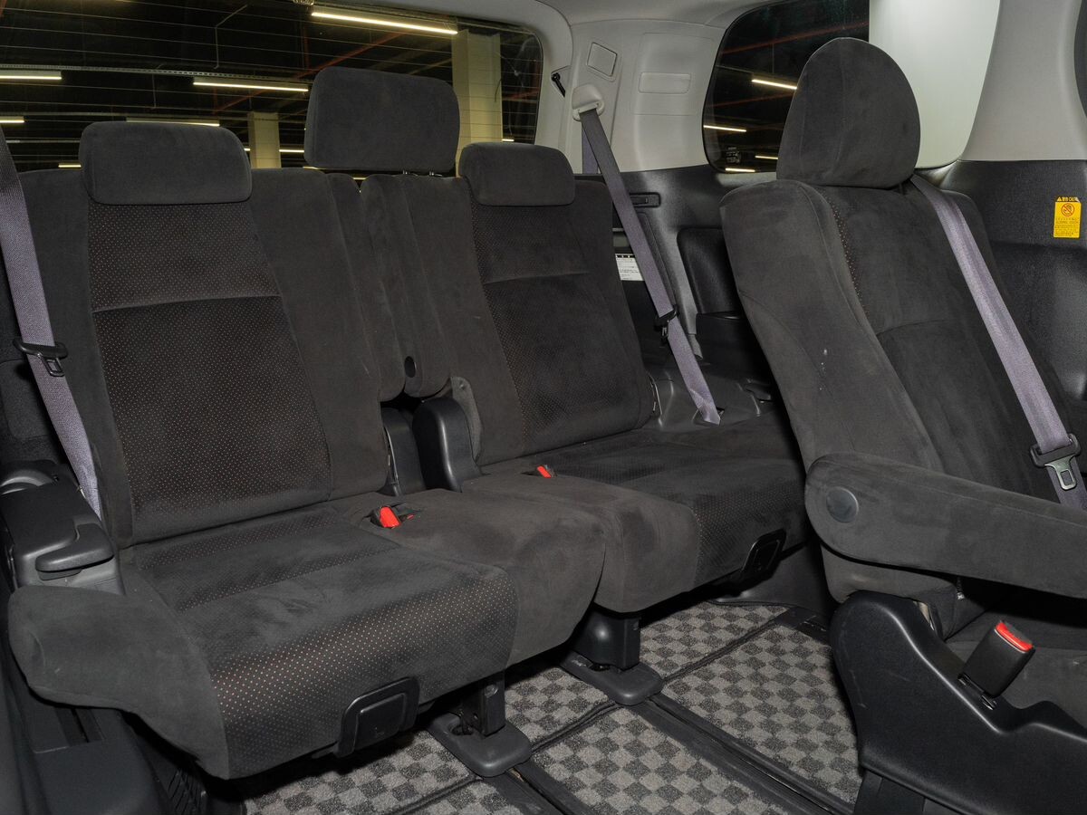 Toyota Alphard 2011 - фото автомобиля