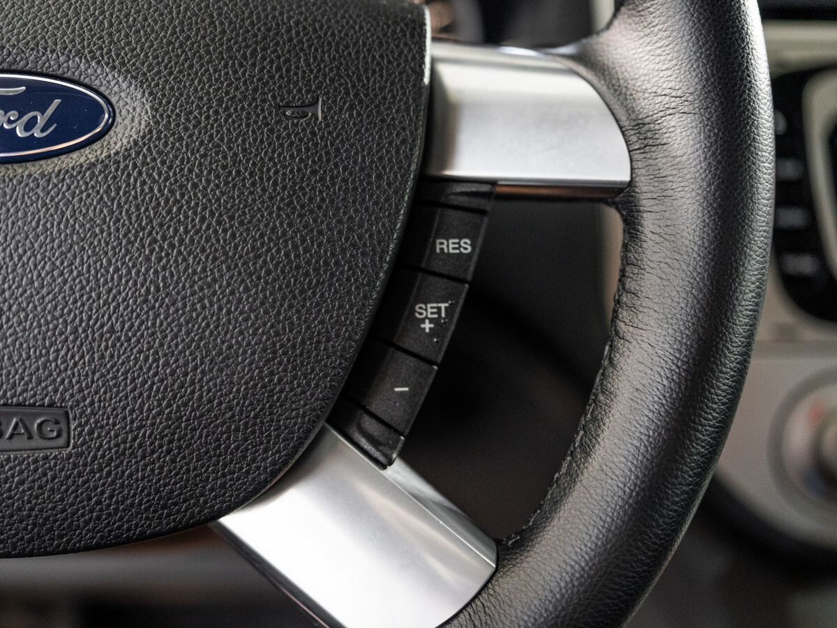 Ford Kuga 2012 - фото автомобиля