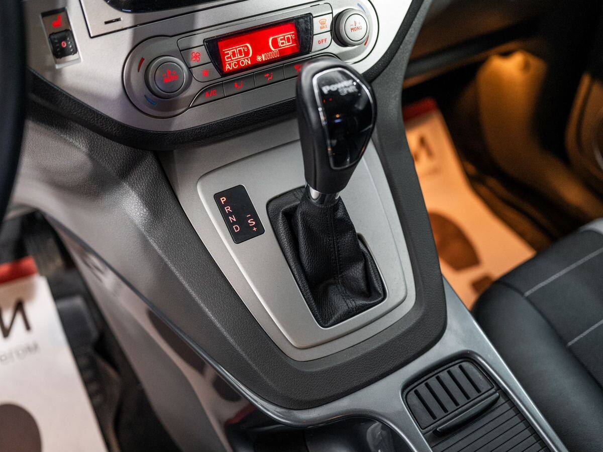 Ford Kuga 2012 - фото автомобиля