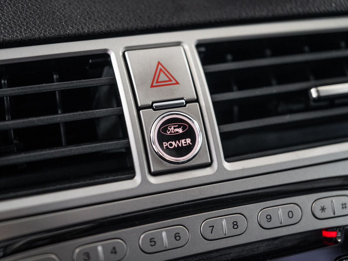 Ford Kuga 2012 - фото автомобиля