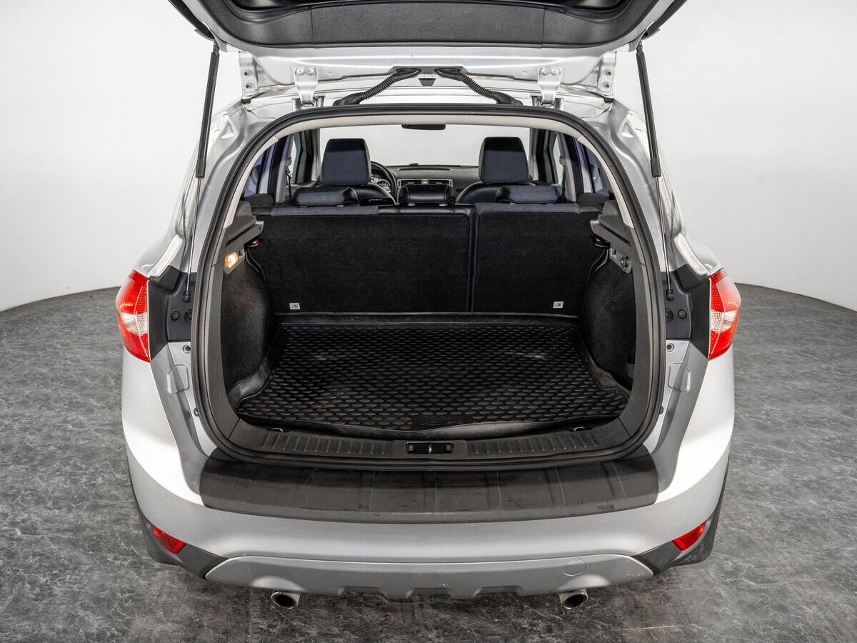 Ford Kuga 2012 - фото автомобиля
