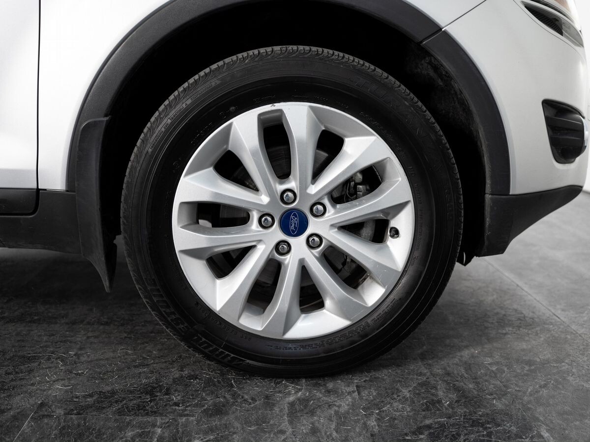 Ford Kuga 2012 - фото автомобиля