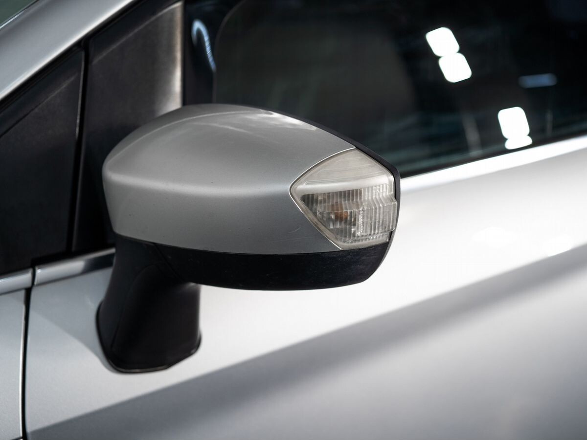 Ford Kuga 2012 - фото автомобиля