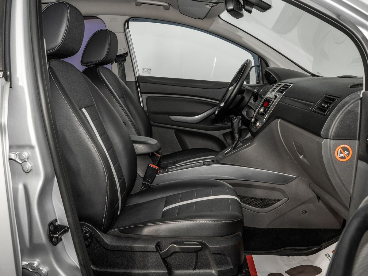 Ford Kuga 2012 - фото автомобиля