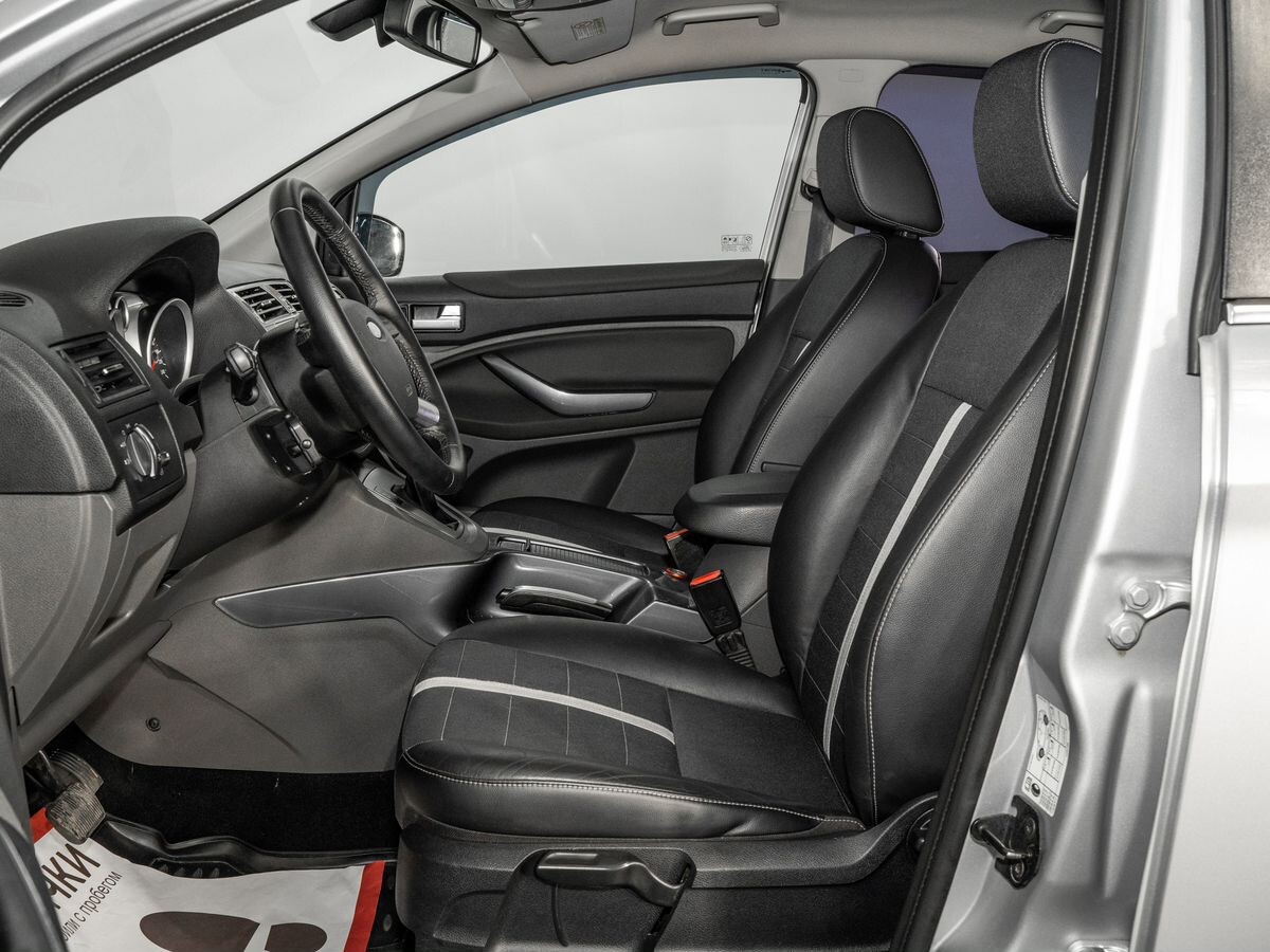Ford Kuga 2012 - фото автомобиля