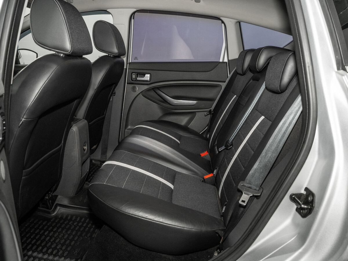 Ford Kuga 2012 - фото автомобиля