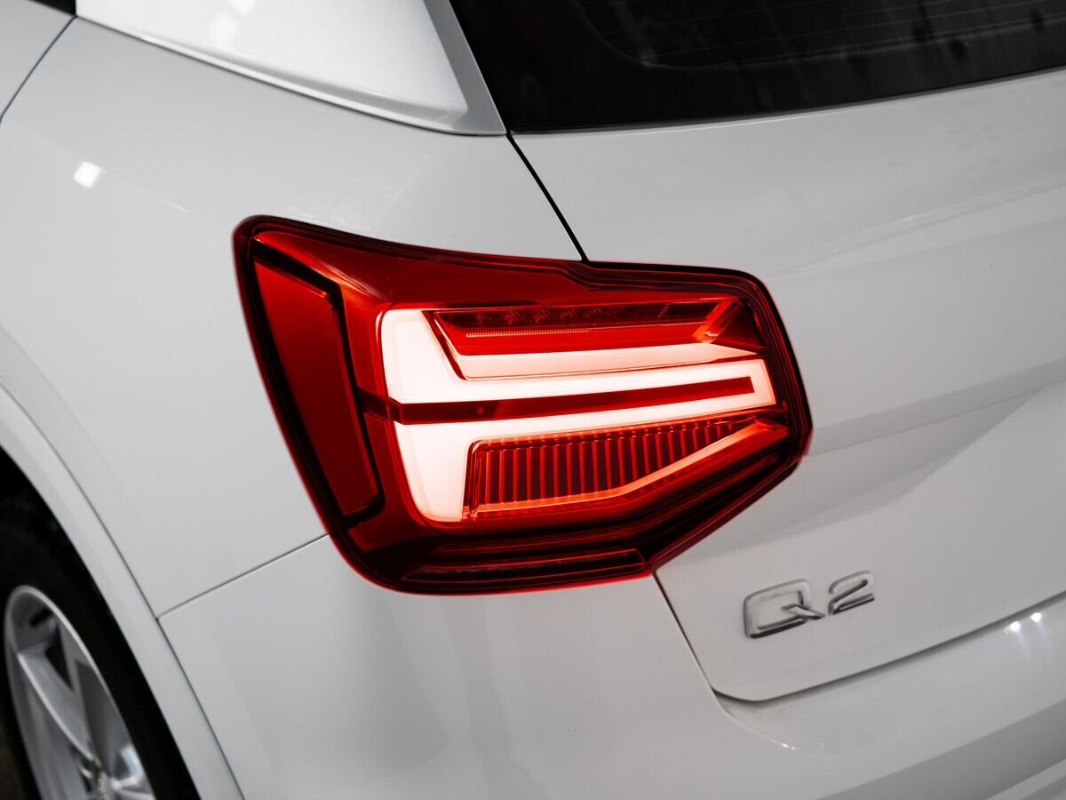 Audi Q2 2017 - фото автомобиля