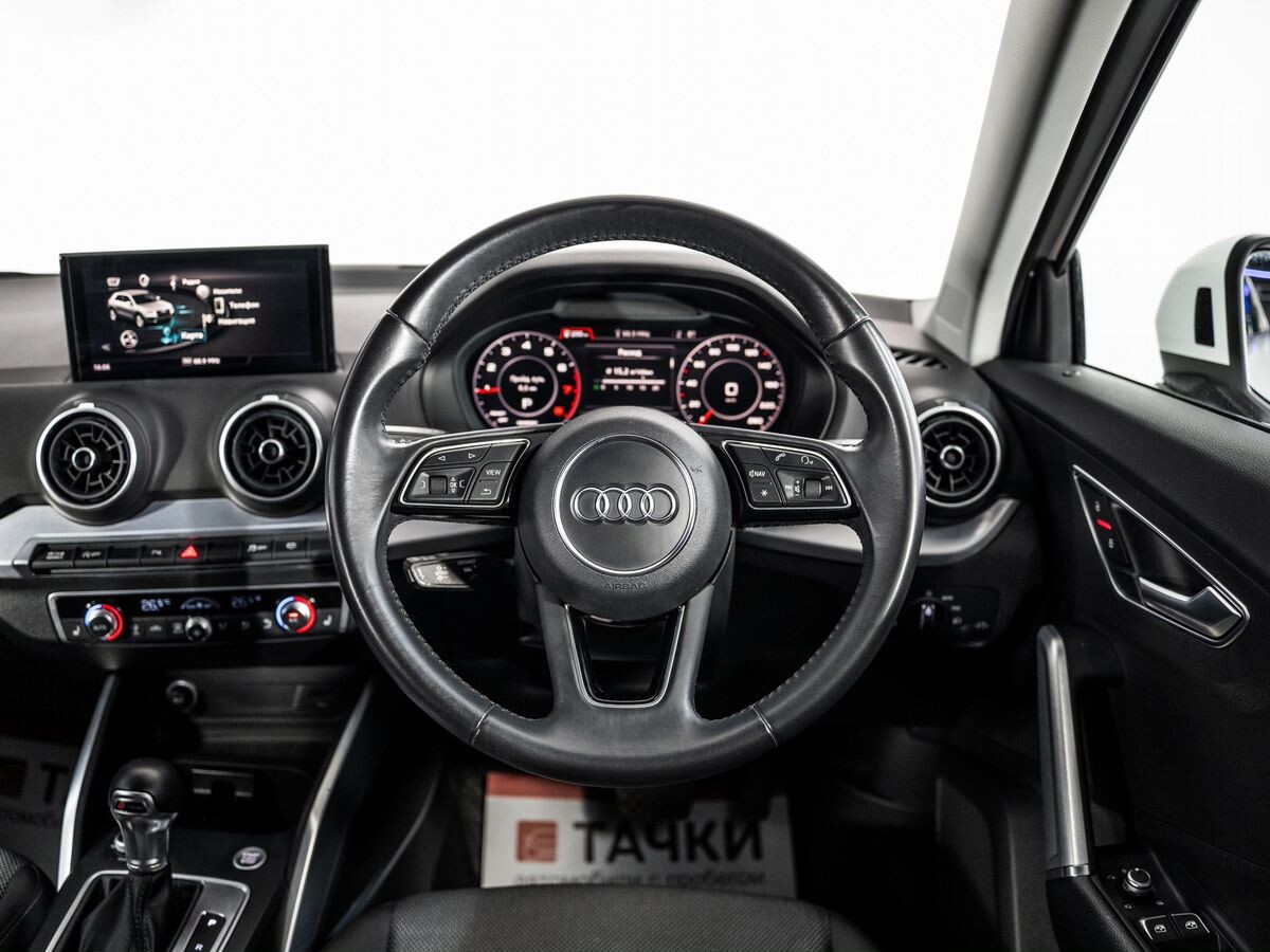 Audi Q2 2017 - фото автомобиля