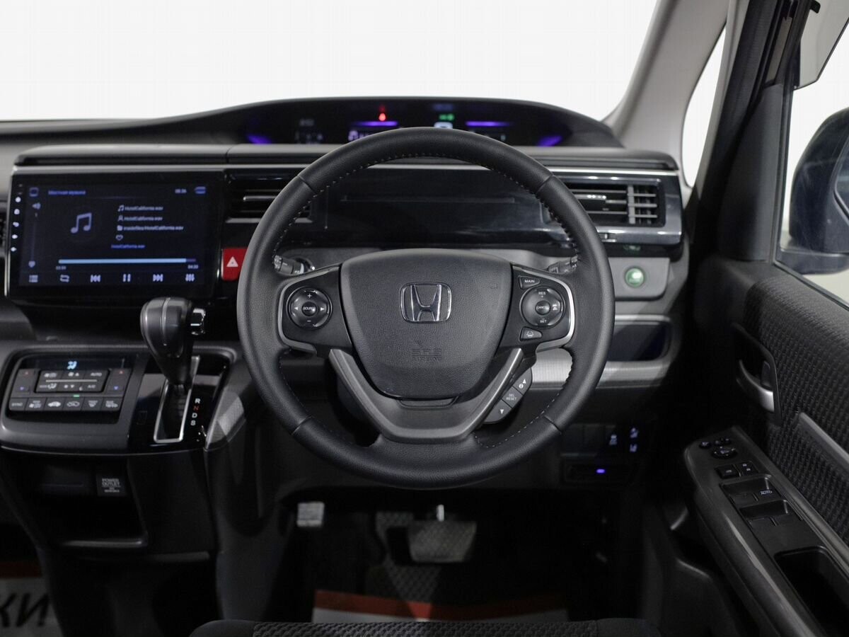 Honda Stepwgn 2015 - фото автомобиля