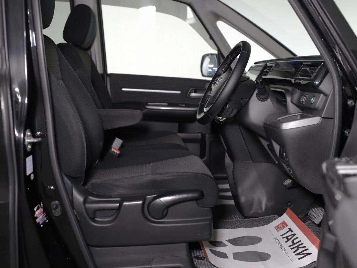 Honda Stepwgn 2015 - фото автомобиля