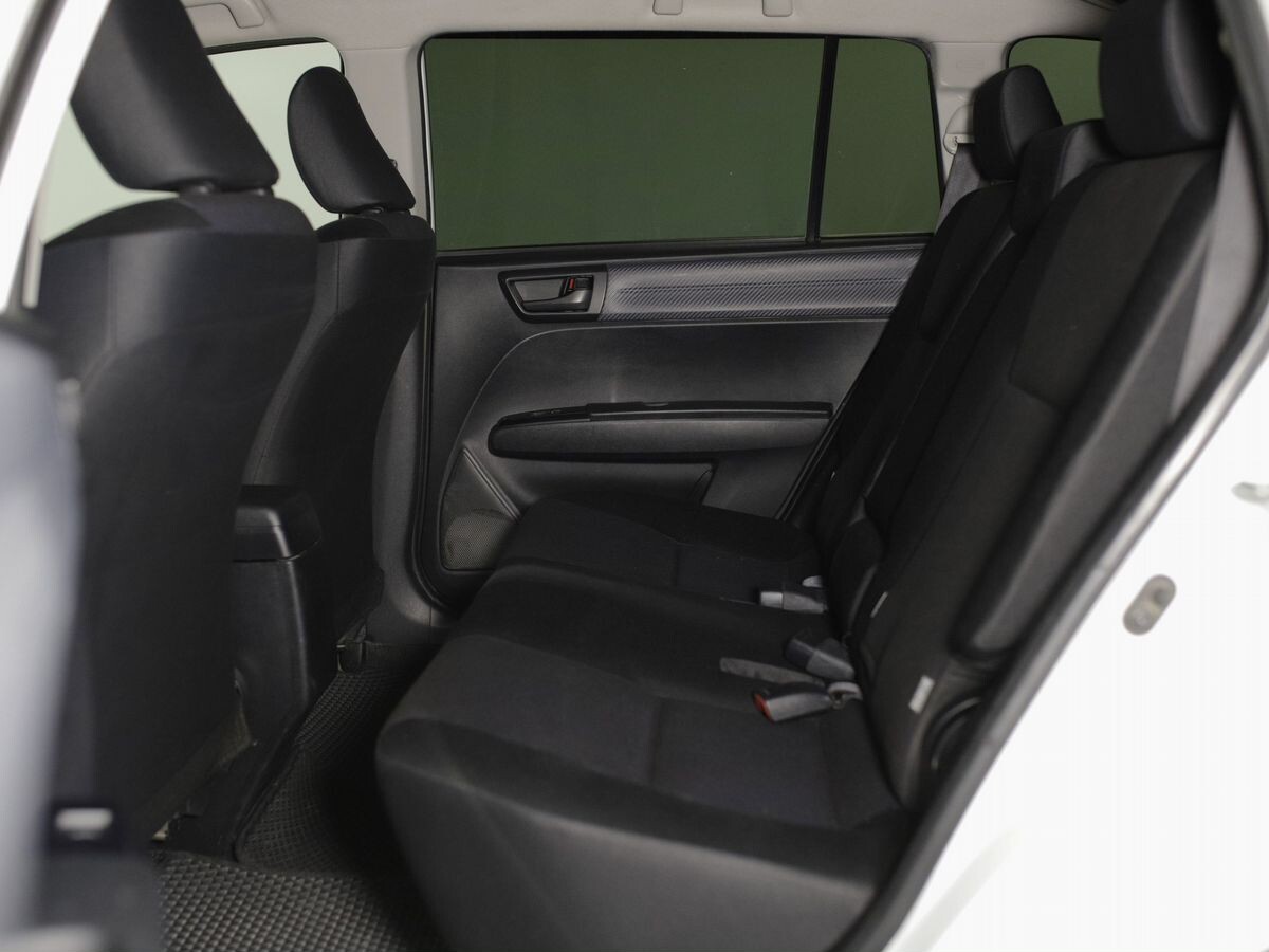 Toyota Corolla Fielder 2013 - фото автомобиля