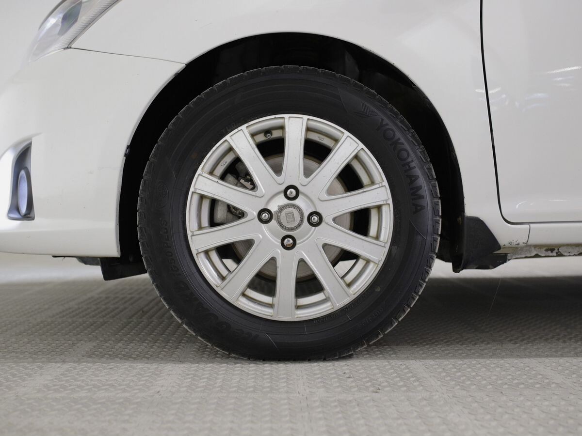 Toyota Corolla Fielder 2013 - фото автомобиля