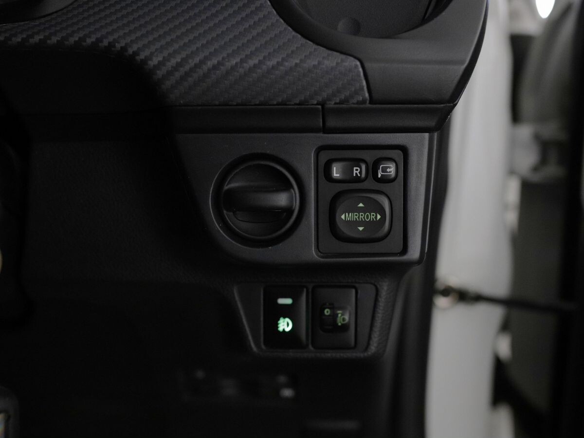 Toyota Corolla Fielder 2013 - фото автомобиля