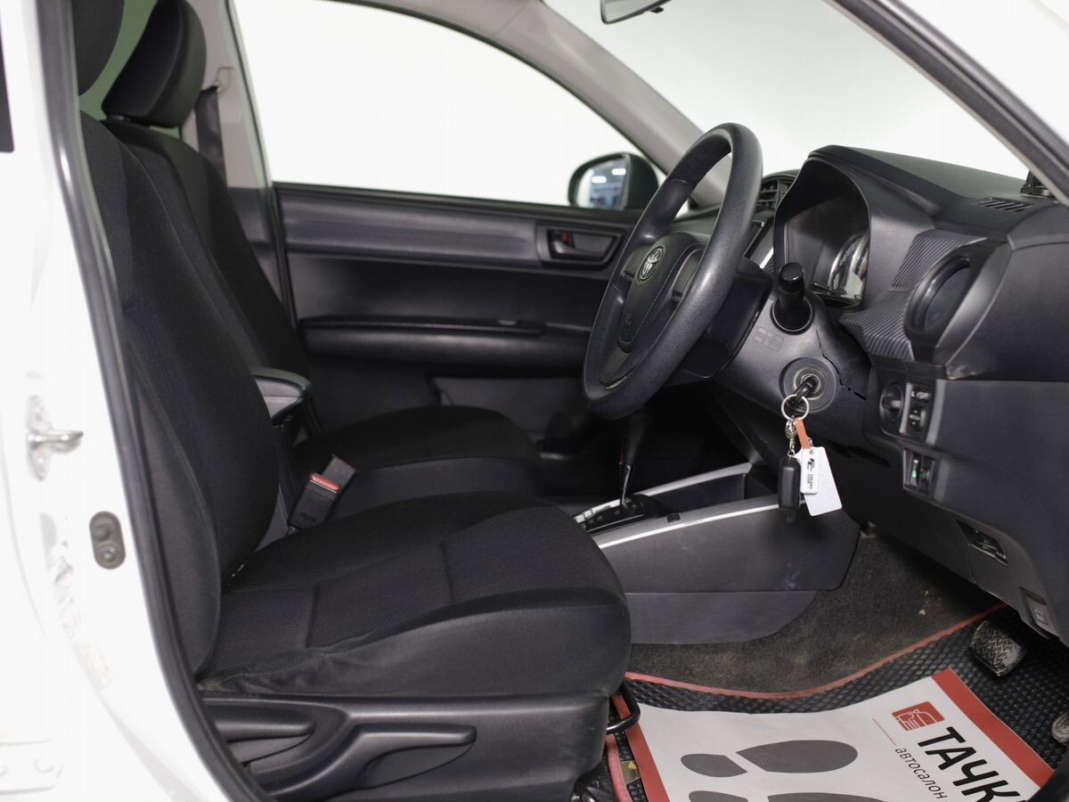 Toyota Corolla Fielder 2013 - фото автомобиля