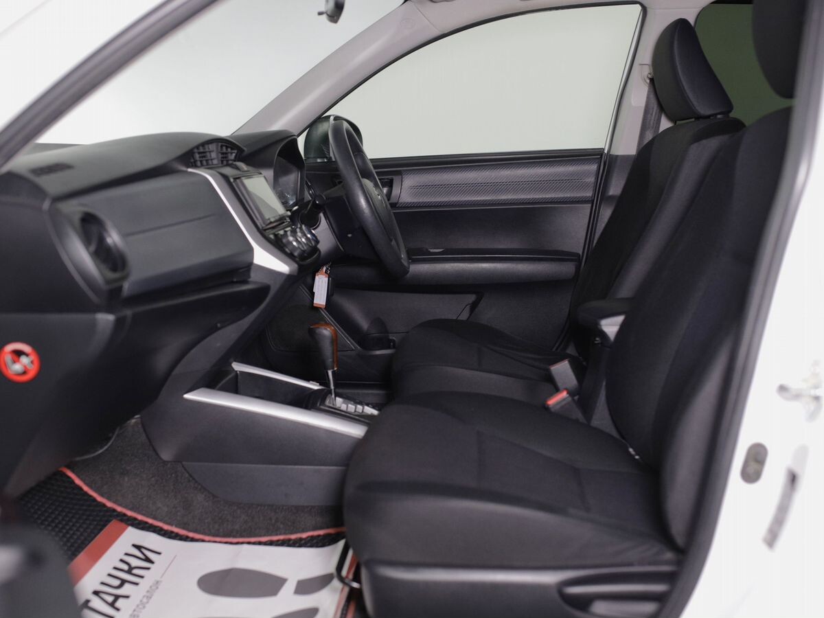 Toyota Corolla Fielder 2013 - фото автомобиля