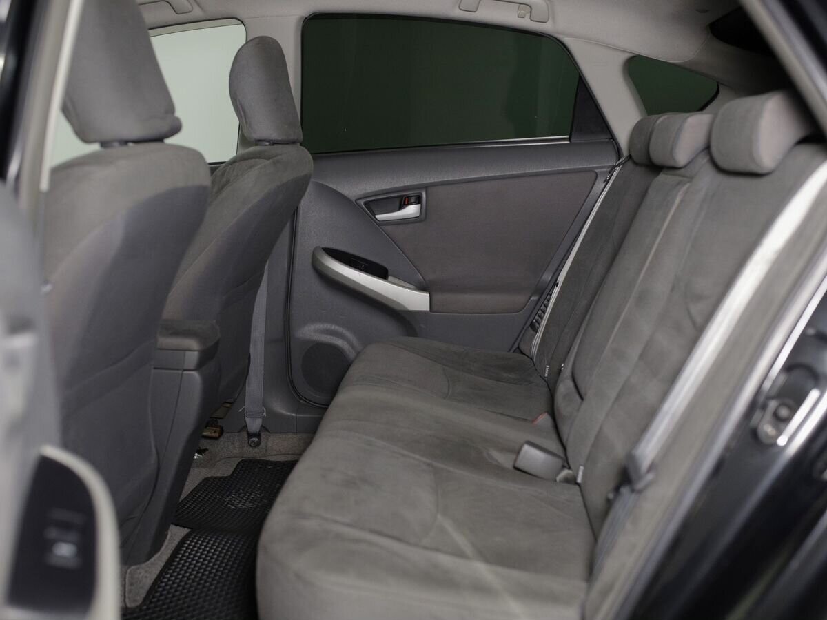 Toyota Prius 2011 - фото автомобиля